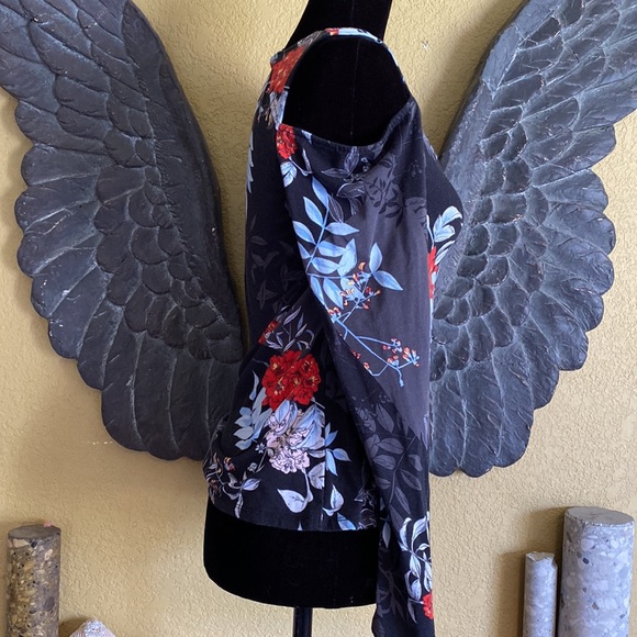 Guess Floral Cold Shoulder Shirt Top - Picture 3 of 7